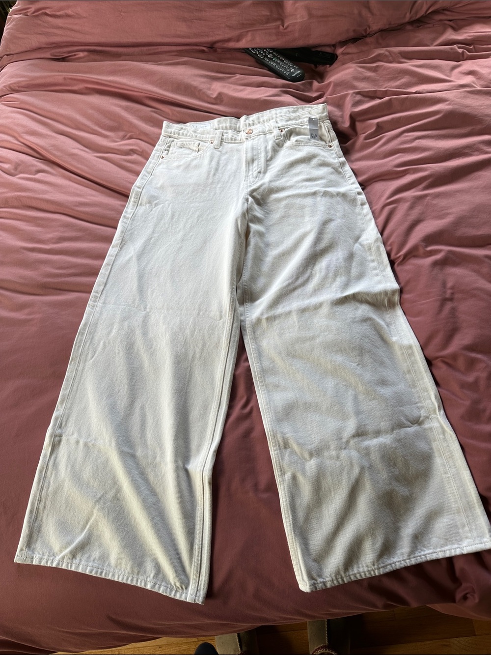 GAP Wide Leg Flare Jeans in Off-White